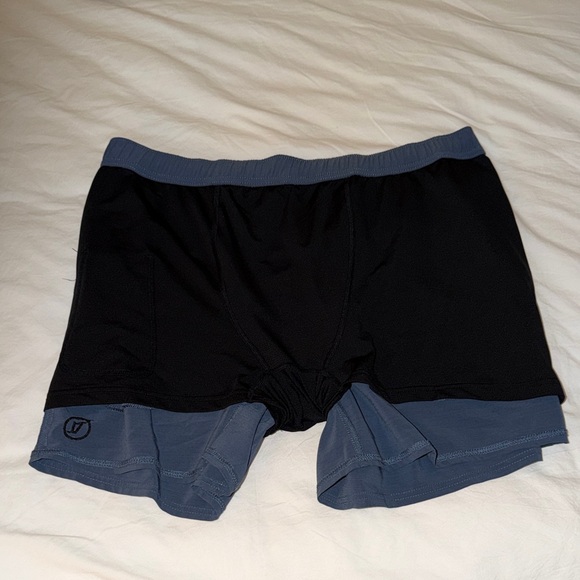 Vuori Men's Slate Blue Athletic Shorts 5’ Lined - Picture 3 of 7